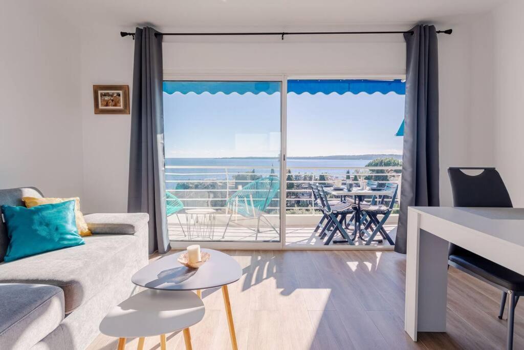 Apartment With Panoramic Sea View, Walk To The Beach - Marechal Juin By Halldis Канни Екстер'єр фото